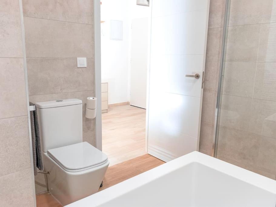 Acogedor Estudio En Triana Con Jacuzzi Y Wifi Seville Exterior photo